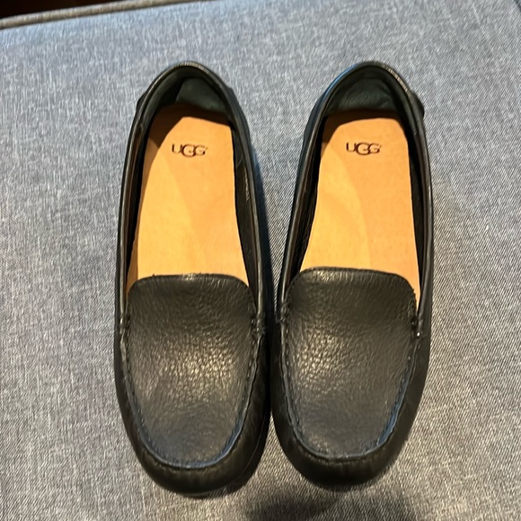 Women’s Ugg Slip-Ons - Picture 1 of 6
